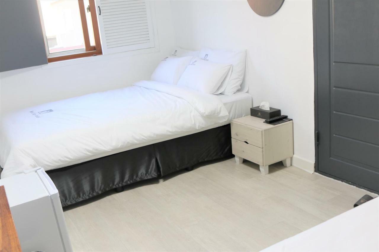 Must Stay Hotel Сеул Экстерьер фото
