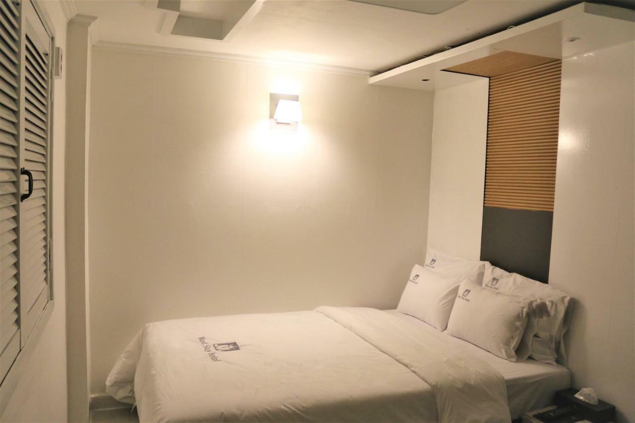 Must Stay Hotel Сеул Экстерьер фото
