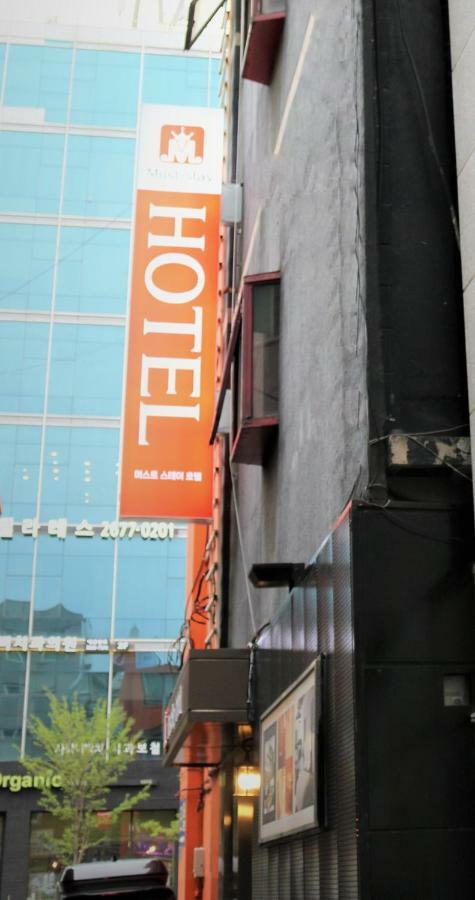 Must Stay Hotel Сеул Экстерьер фото