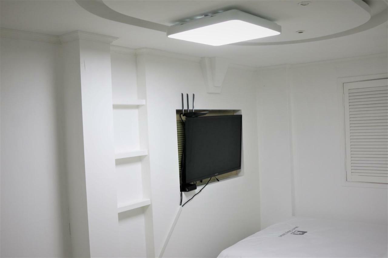 Must Stay Hotel Сеул Экстерьер фото