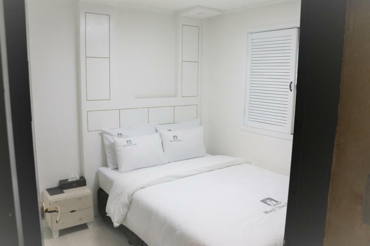 Must Stay Hotel Сеул Экстерьер фото