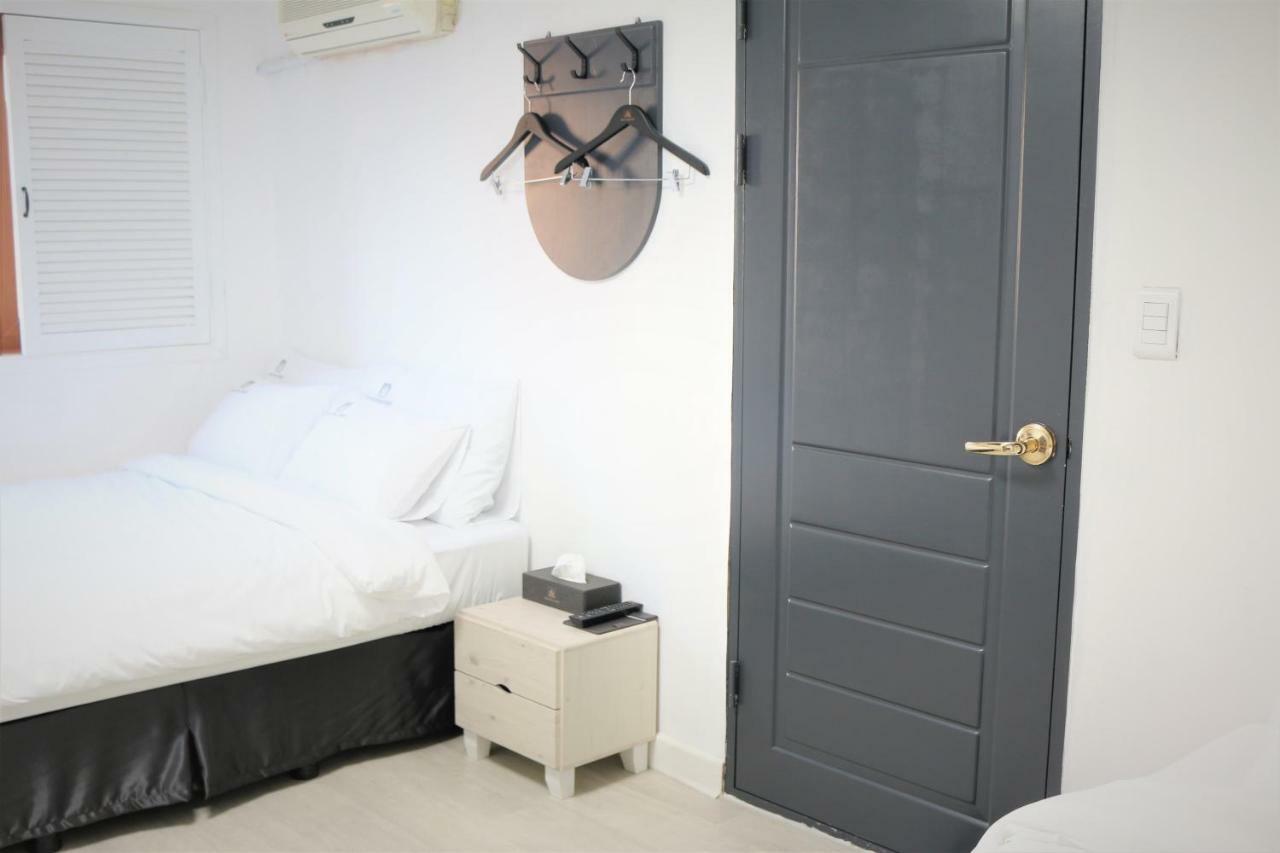 Must Stay Hotel Сеул Экстерьер фото