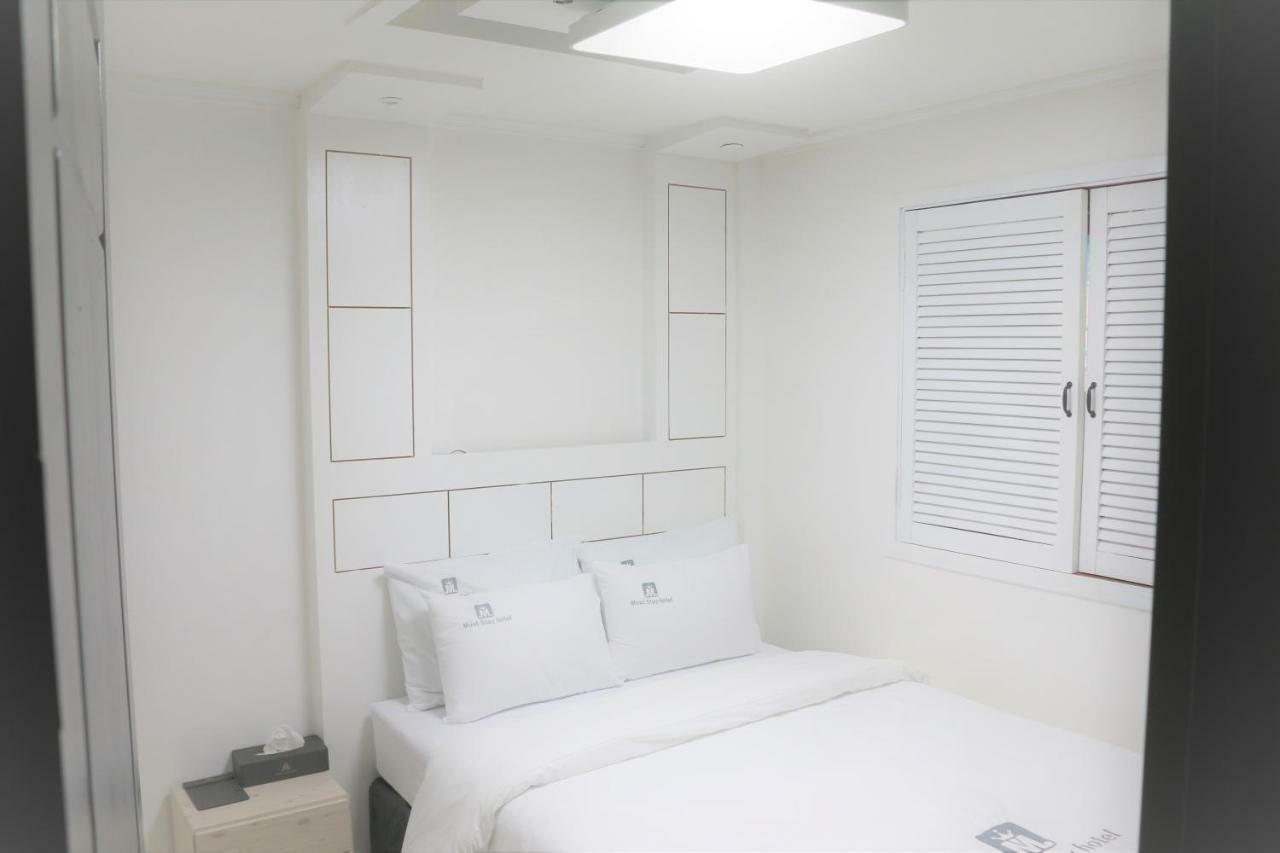 Must Stay Hotel Сеул Экстерьер фото
