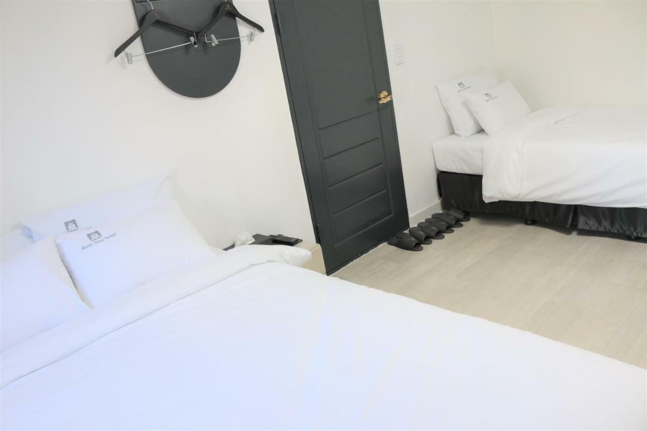 Must Stay Hotel Сеул Экстерьер фото