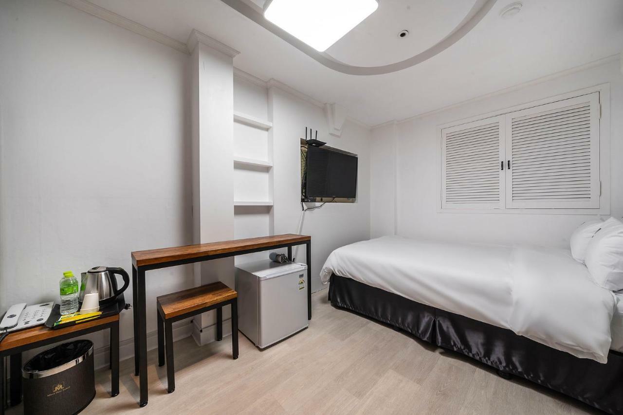 Must Stay Hotel Сеул Экстерьер фото